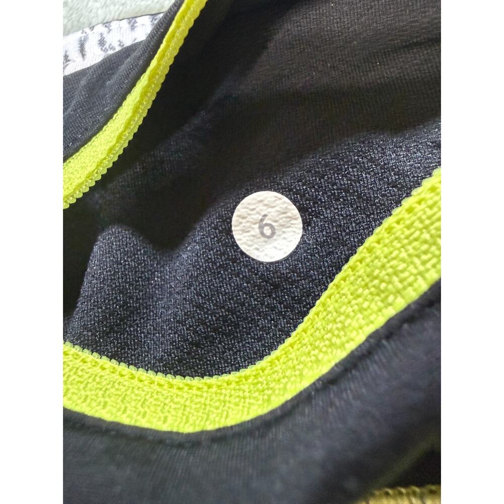 Lululemon Hotty hot size 6 yellow leopard print w liner - Picture 7 of 8